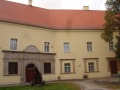 Wejście do muzeum. Wejście do muzeum.